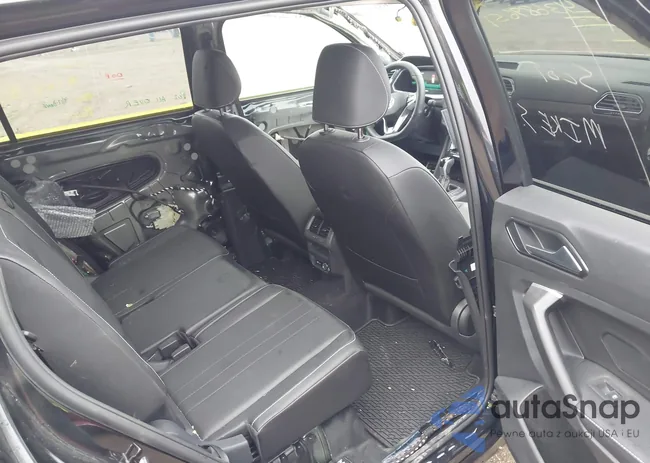 3VV8B7AX9RM203482: 43689651