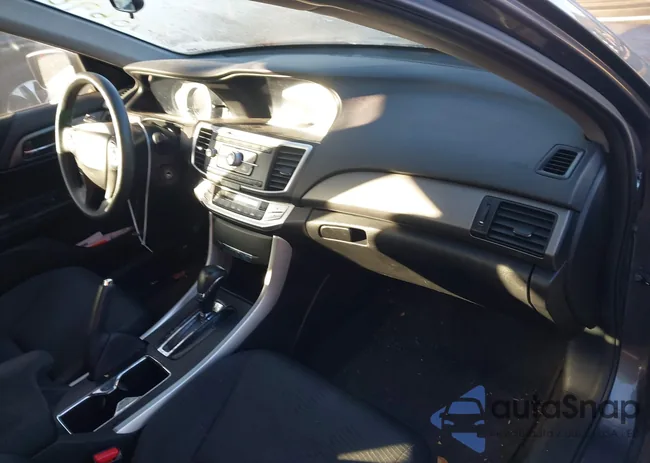 1HGCR2F30FA034637: 43690192