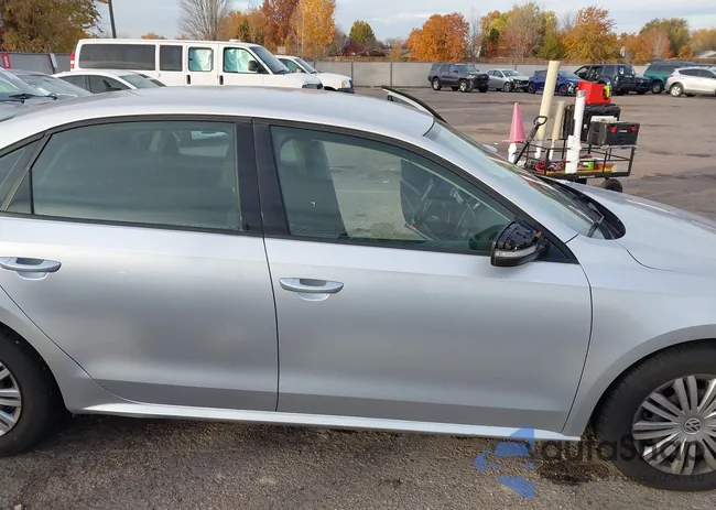 1VWAT7A33EC037043: 43690524