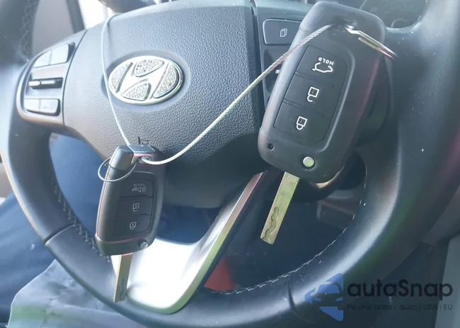 KMHRC8A37NU143111: 43690525