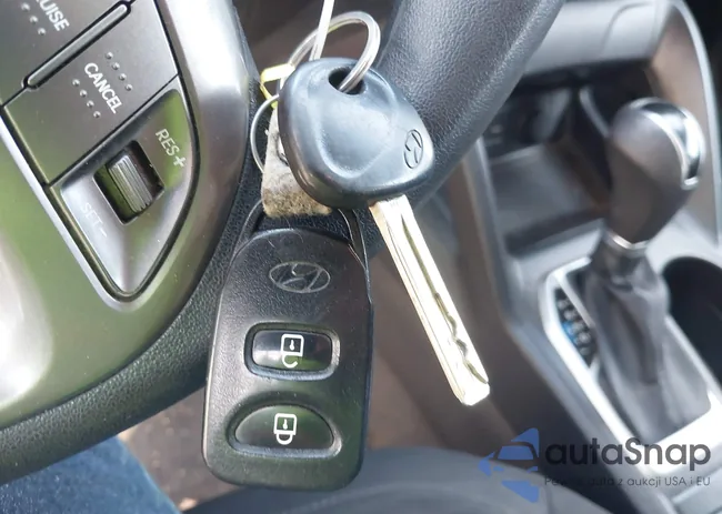 KM8JTCAF6FU086766: 43690622