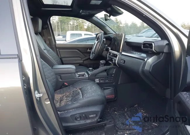 3TYLB5JN3RT028680: 43689939