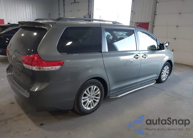 5TDYK3DC7BS161304: 43690018