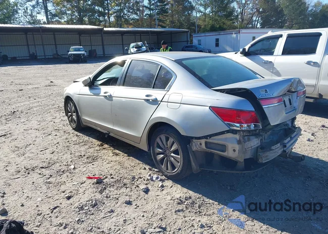 1HGCP2F36CA012773: 43691365