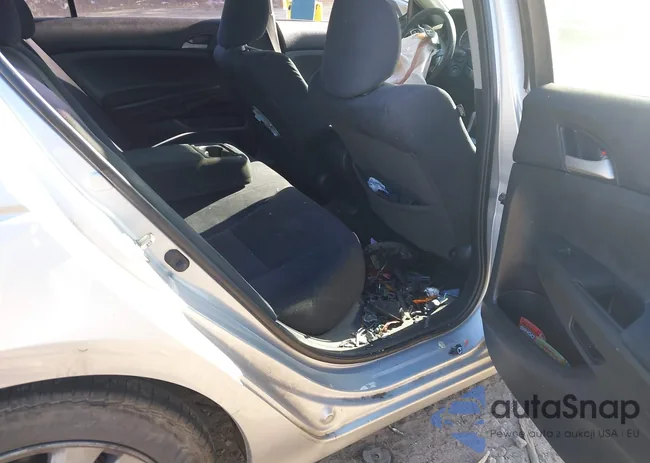 1HGCP2F36CA012773: 43691365