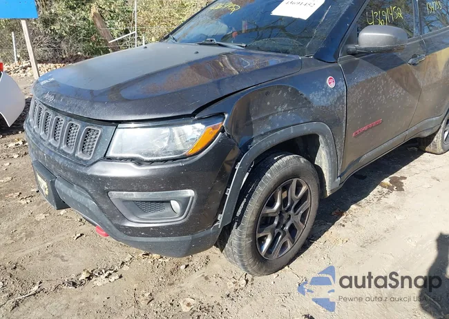 3C4NJDDB9JT441944: 43691452