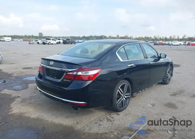 1HGCR2F56GA243657: 43691679