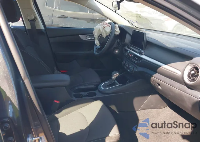 3KPF24AD0RE687675: 43690821