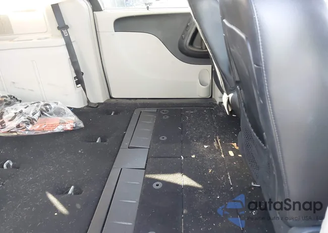 2C4RC1CG5ER460572: 43690854