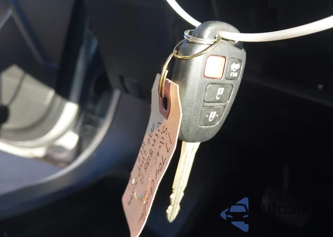 2T1BURHE3HC818812: 43690933