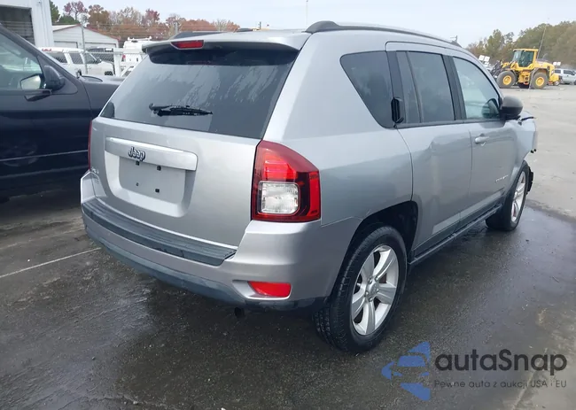 1C4NJDBB3GD713082: 43691054