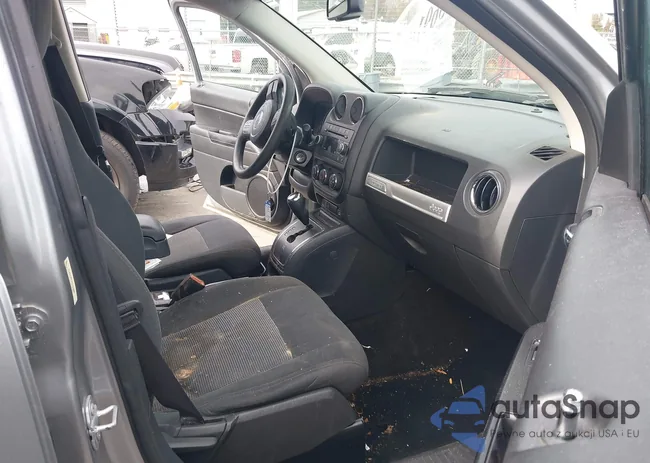 1C4NJDBB3GD713082: 43691054