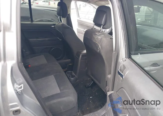 1C4NJDBB3GD713082: 43691054