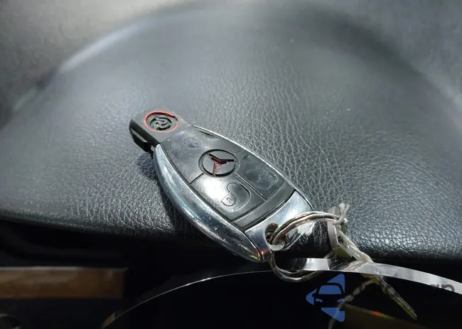 WDBUF56X67B046110: 43692147