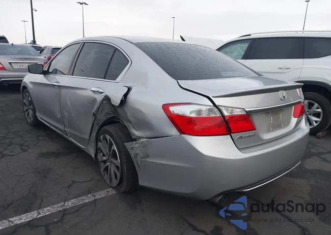 1HGCR2F52FA095960: 43692155