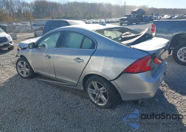 YV126MFD4F1304048: 43692187