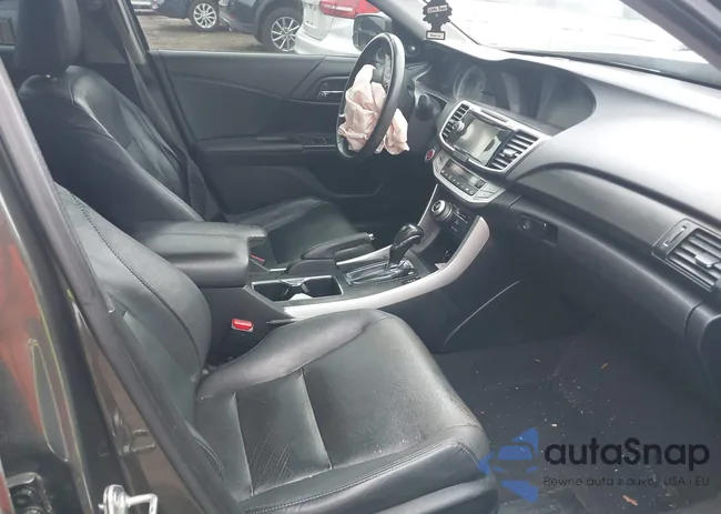 1HGCR3F87EA010335: 43692287