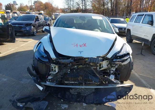 5YJ3E1EA5PF402940: 43692587