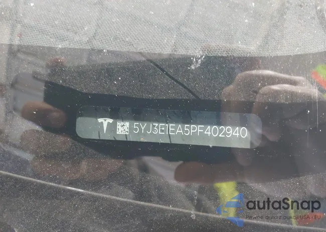 5YJ3E1EA5PF402940: 43692587