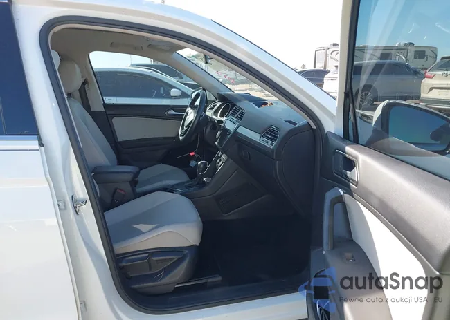 3VV3B7AX9JM072214: 43691713