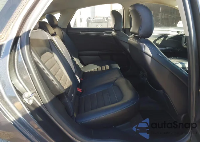 3FA6P0HD2HR402407: 43691902