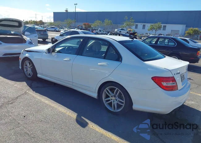 WDDGF4HBXDR260181: 43693370