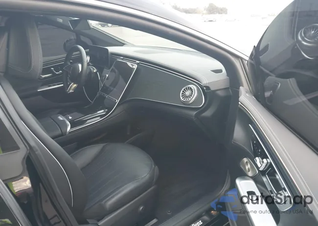 W1KEG2CB2PF020175: 43693508