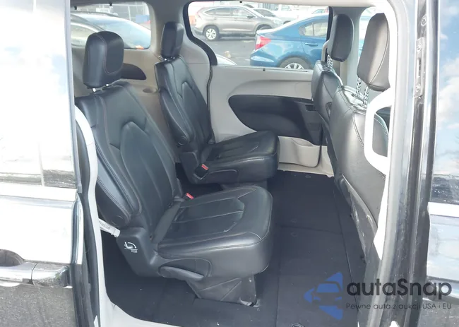 2C4RC1BG4JR353508: 43692980