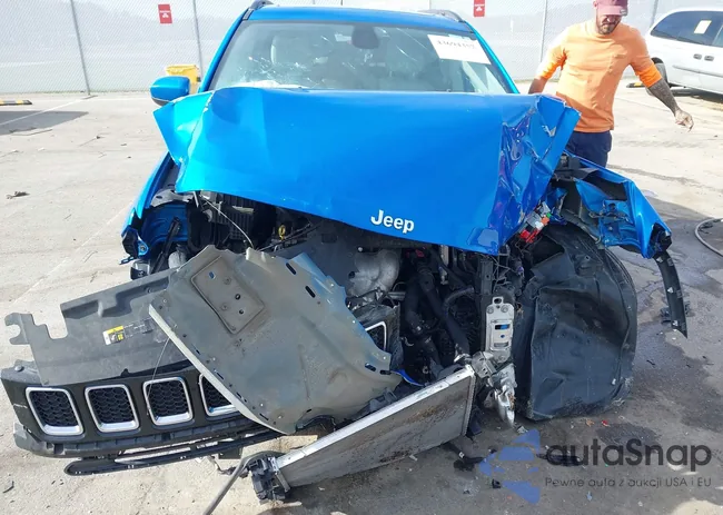 3C4NJDBB3JT463585: 43694357