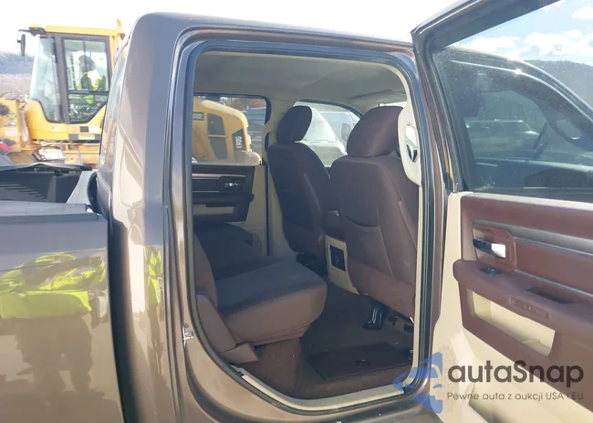 1C6RR7LG3JS137753: 43694368