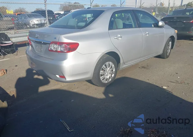 2T1BU4EE6BC543273: 43694397