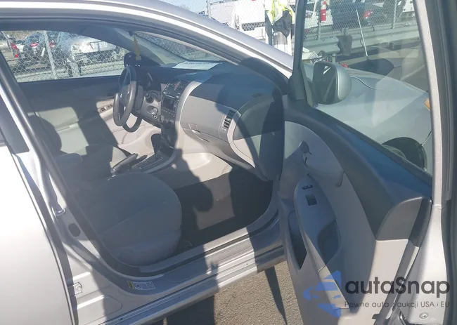 2T1BU4EE6BC543273: 43694397