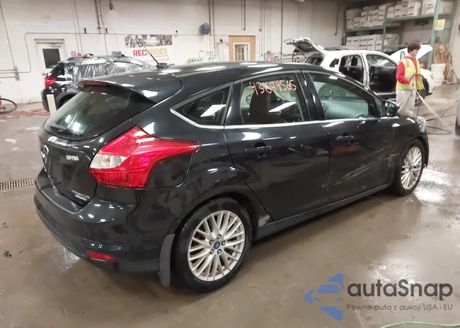 1FADP3N27DL128738: 43694565