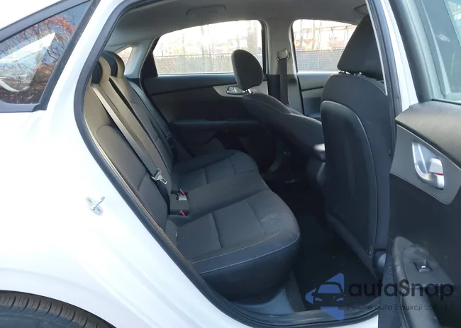 3KPF24AD3PE585977: 43695106