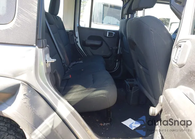 1C4HJXDN9MW677596: 43695304