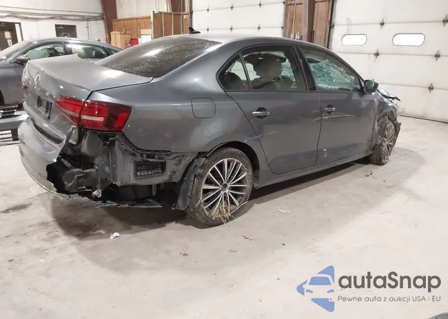 3VWD17AJ5GM395635: 43694883