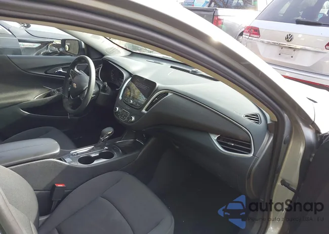 1G1ZD5ST9PF200584: 43696334