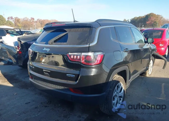 3C4NJDBN8RT100723: 43696426