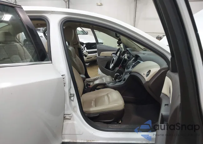 1G1PE5SB1E7238331: 43696667