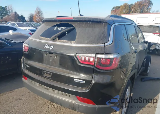 3C4NJDBN0RT111358: 43696077