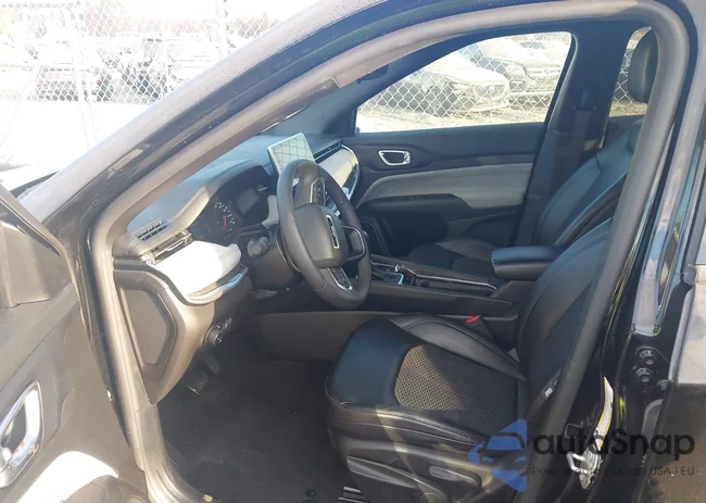 3C4NJDBN0RT111358: 43696077