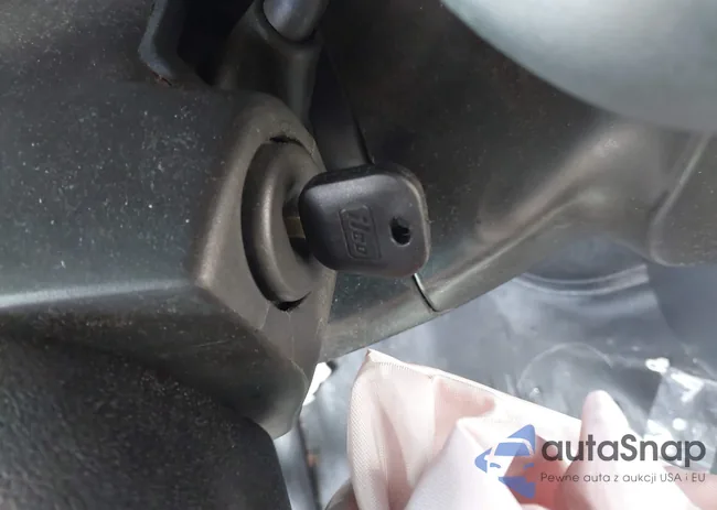 1GCWGBFP0K1147633: 43697103