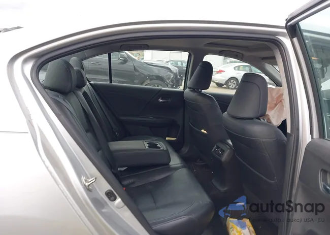 1HGCR3F80FA000733: 43697144