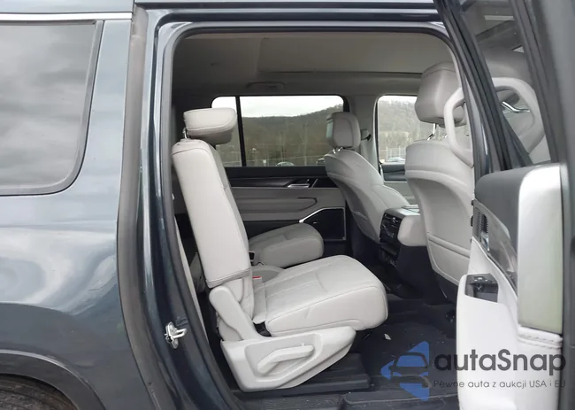 1C4SJSBP1RS139924: 43697339