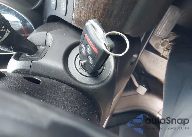 2HNYD2H25BH527873: 43697367