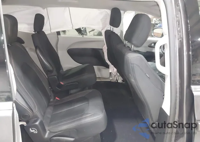 2C4RC1FG0KR702045: 43697575