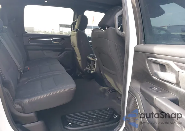 1C6SRFFT1NN424145: 43698404