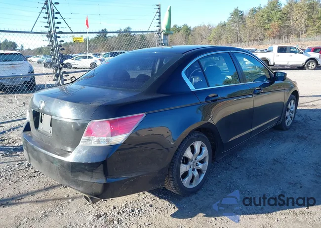 1HGCP2F73AA114449: 43698497