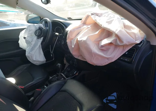 3C4NJDBB2KT713724: 43698511