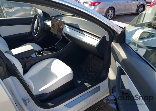 5YJ3E1EA2LF709895: 43698520